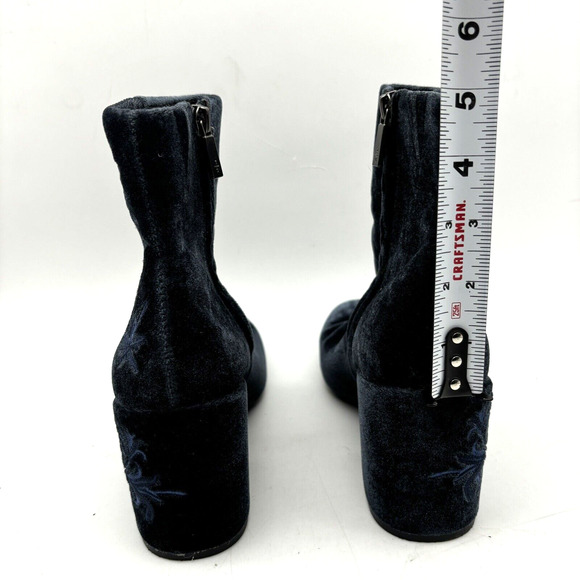 2017 Kenneth Cole 'RENNA' Blue Velvet Floral Embroidered Block Heel Boot 9.5M - Picture 11 of 16